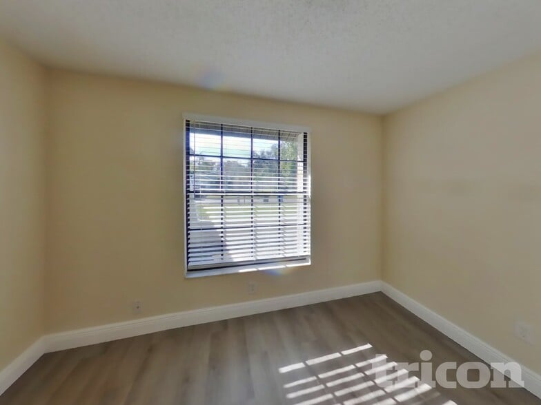 Building Photo - 15936 Winding Dr