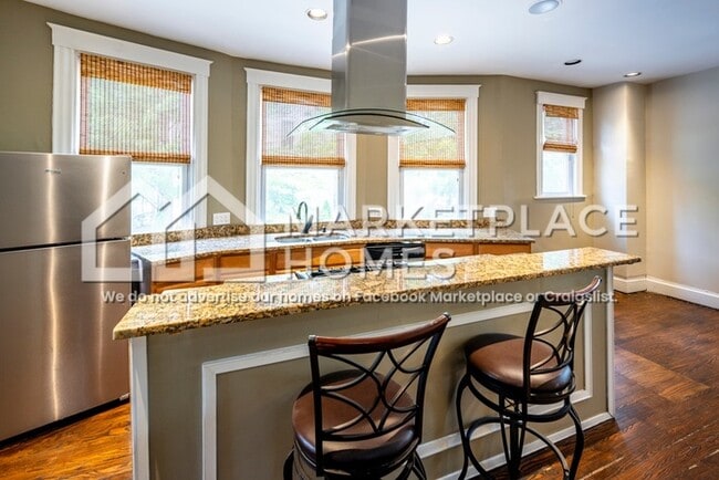 Building Photo - 2922 Hackberry St