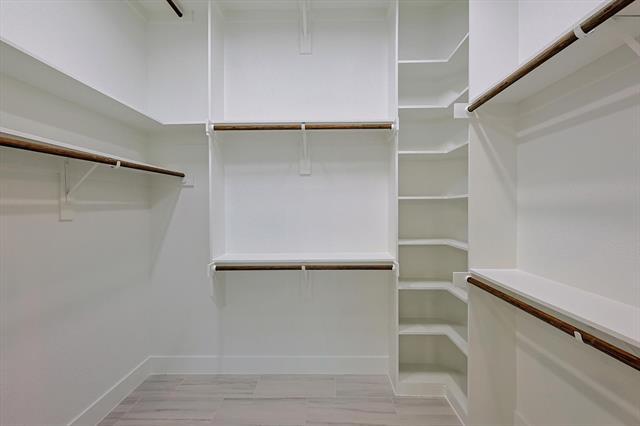 Building Photo - 2084 Glenhollow Dr