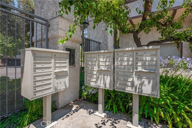 Building Photo - 2450 E Del Mar Blvd