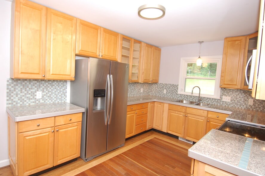 Building Photo - 3105 Brentwood Rd