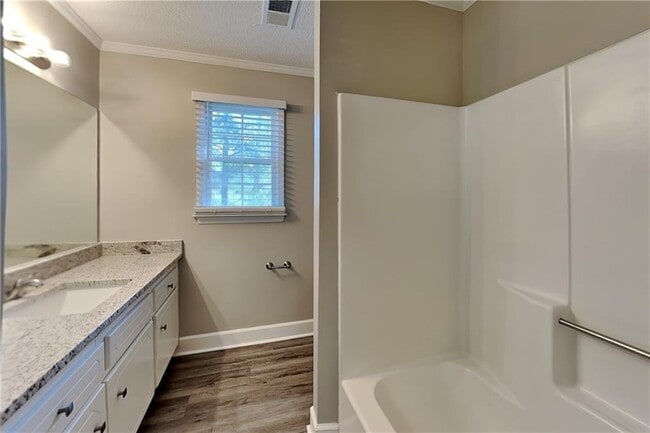 Building Photo - 4759 Shallow Ridge Rd NE