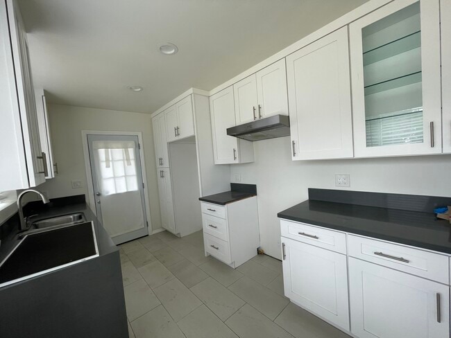 Kitchen - 85 S Baldwin Ave