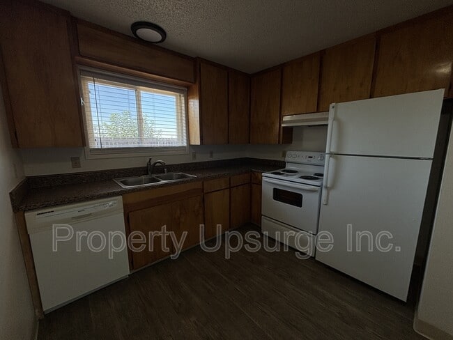 Building Photo - 725 Kimball Rd