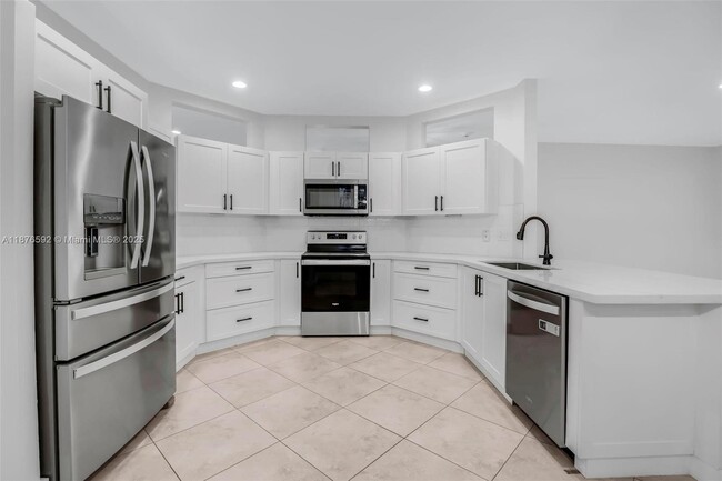 Building Photo - 2716 SW 180th Ave