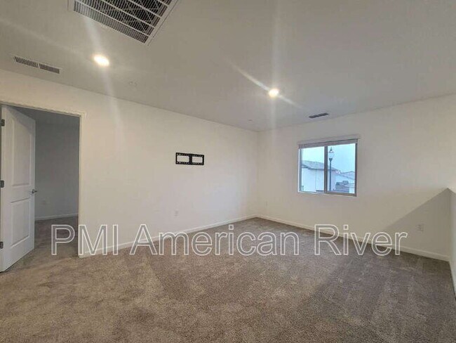 Building Photo - 4033 Haflinger Wy