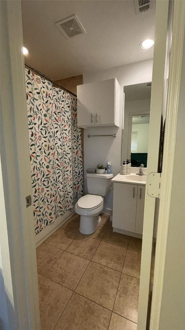 Building Photo - 2918 Commerce St