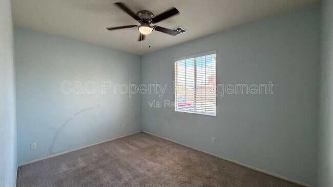 Building Photo - 2158 Albatross Way