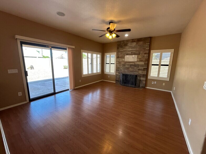 Building Photo - 4334 E Anderson Dr
