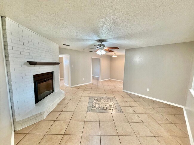 Building Photo - 1114 Rhonda Lee St