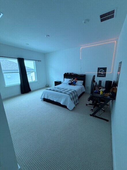 Building Photo - 5033 Carsoli Ln