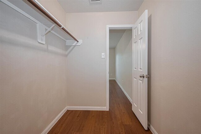 Building Photo - 6026 Stockholm Ct