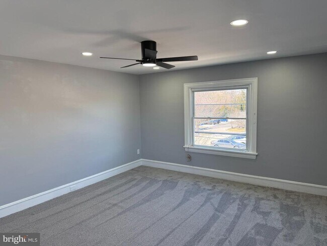 Building Photo - 124 W Butler Pike