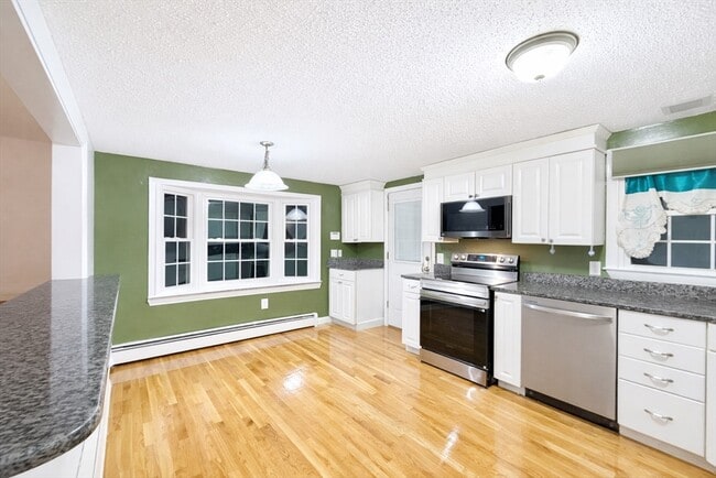 Building Photo - 163 Mills Ave