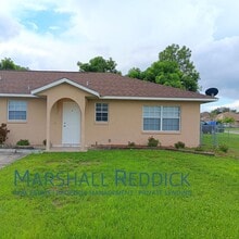 Building Photo - Charming 2 Bedroom, 2 Bath Duplex in a Gre...