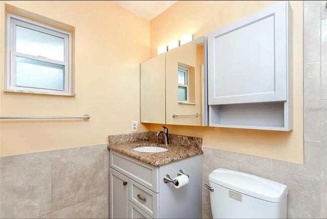 Building Photo - 244 Myrtle Ct