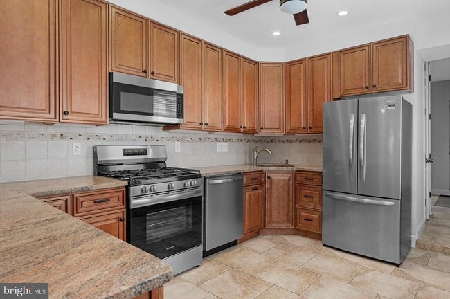 Building Photo - 1329 S Charles St