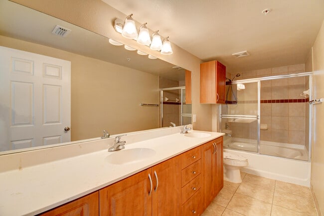 Building Photo - 6505 Emerald Dunes Dr