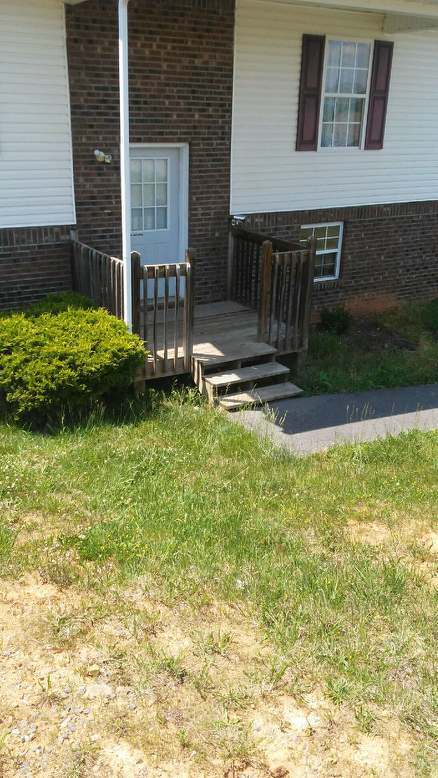 Building Photo - 3 bedroom, 2 bathroom house located in New...