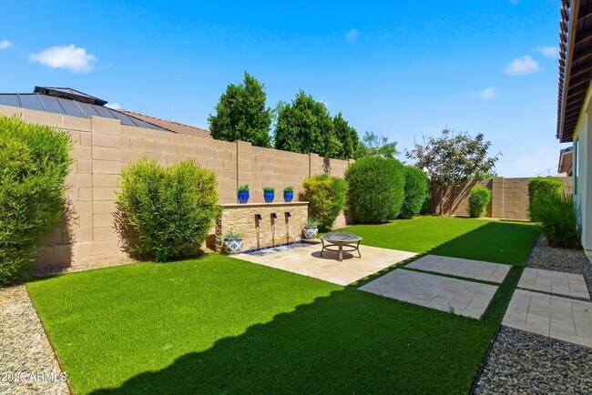 Building Photo - 17184 W Rocklin St