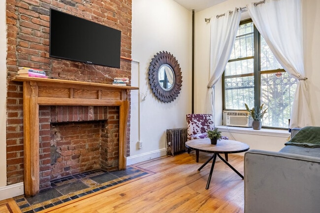 Building Photo - 112 W 136th St