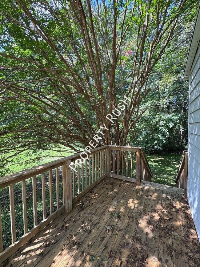 Building Photo - 91 Circle Dr