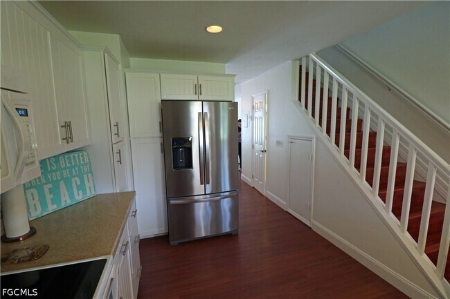 Building Photo - 9639 Eaton Gardens Ln