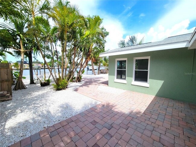 Building Photo - 314 Bahia Vista Dr