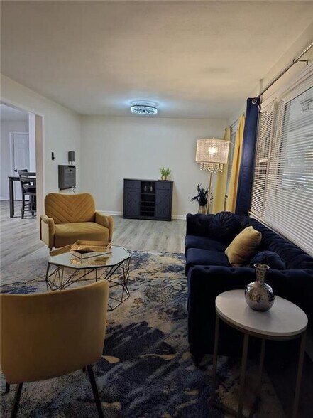 Building Photo - 6702 Songwood Dr