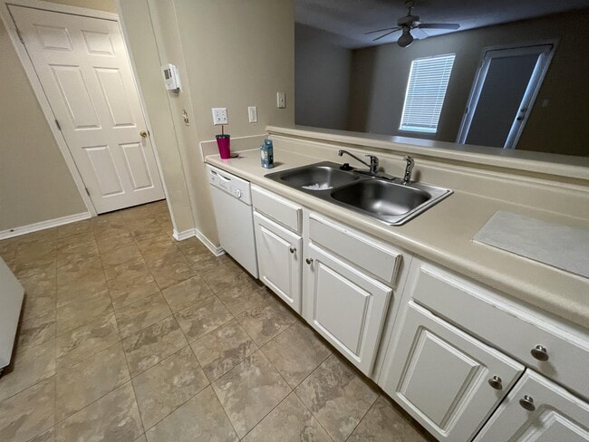 Building Photo - 495 Keystone Rd