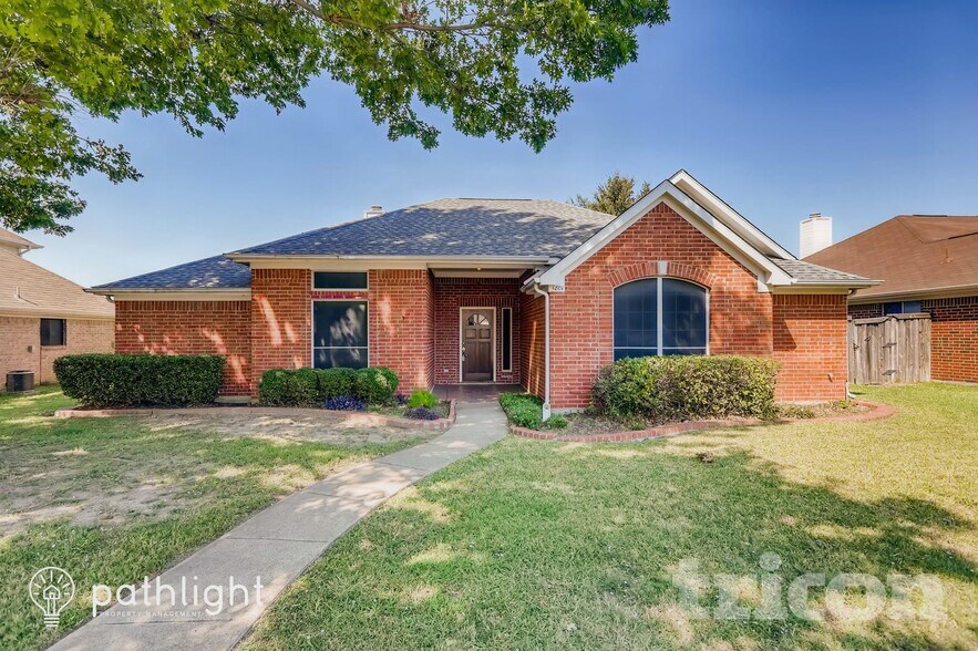 Building Photo - 1801 Pecan View Dr