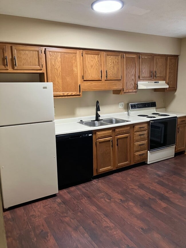 Building Photo - 2-Bedroom Townhome in Troy, OH - Available...
