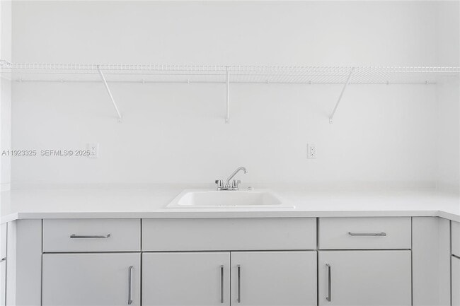 Building Photo - 9362 Tulip Leaf Ct