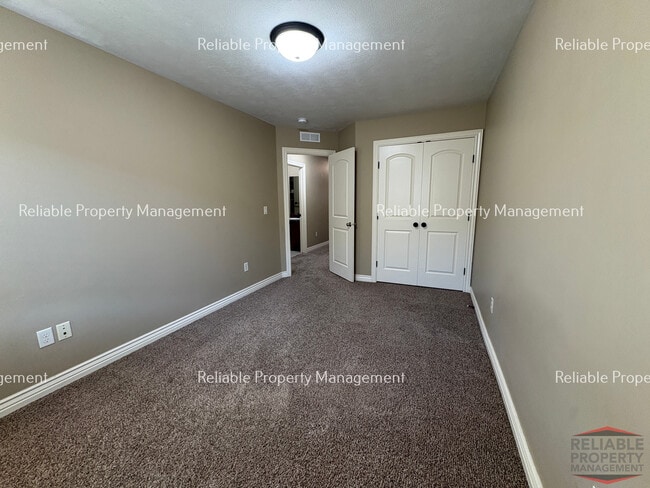 Building Photo - 565 Pioneer Rd