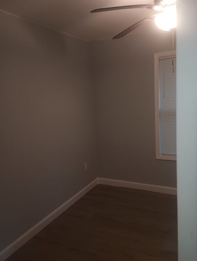 Building Photo - 1105 N 50th Ave