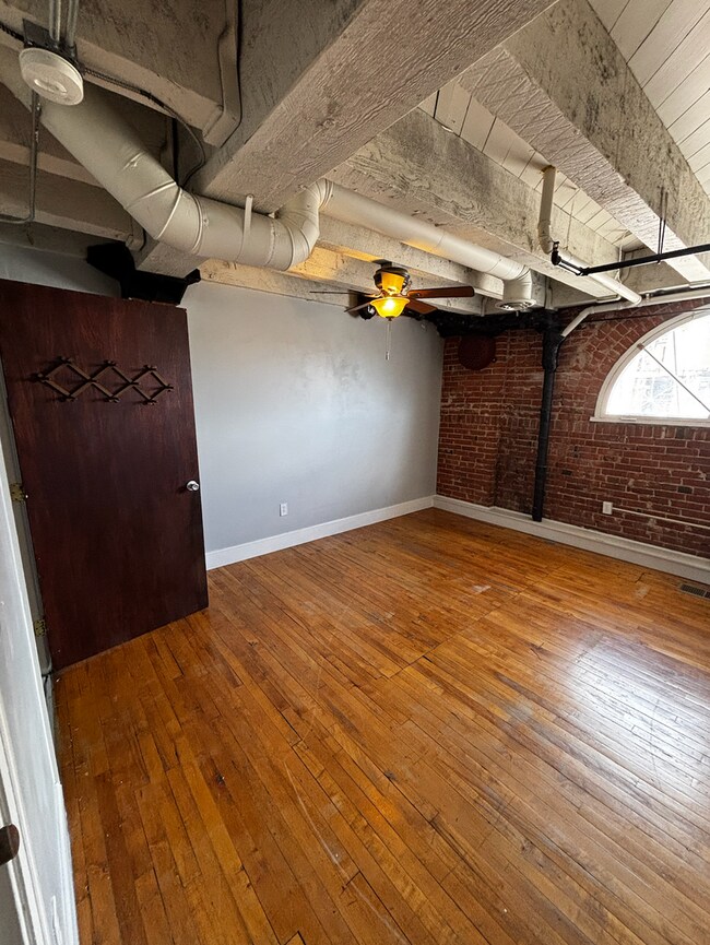 Building Photo - Charming Loft-Style Condo Near Pueblo Riverwalk. 50% OFF FIRST MONTH'S RENT