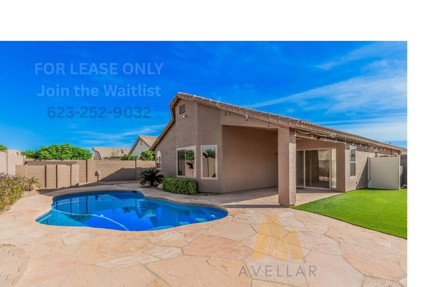 Primary Photo - 3022 E Captain Dreyfus Ave