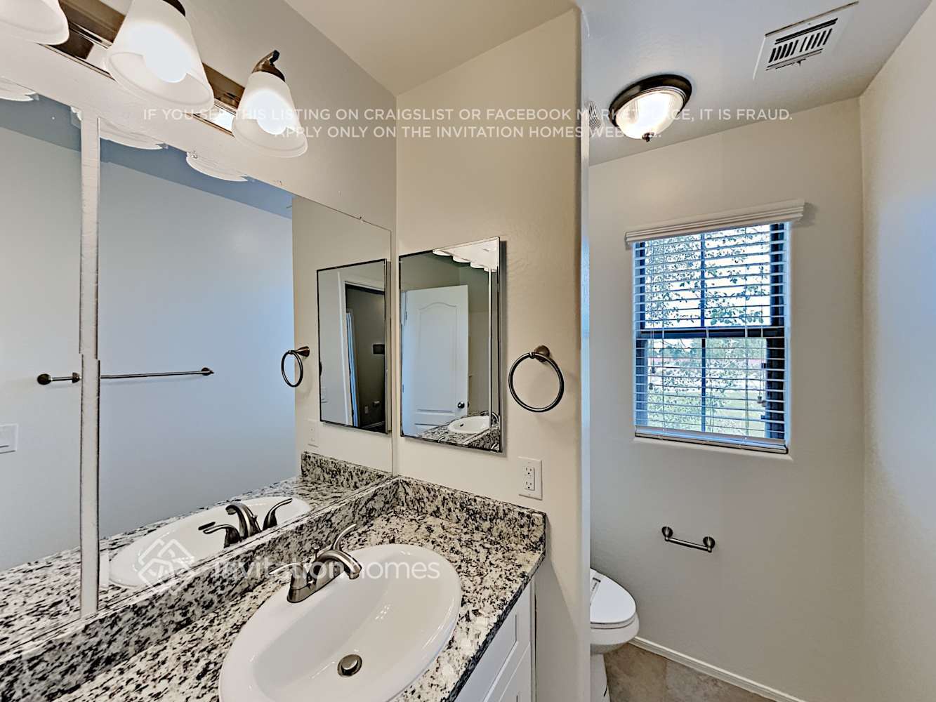 Building Photo - 2862 S Arroyo Ln