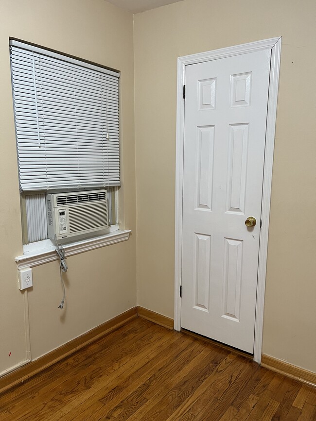 Building Photo - 418 Avenue X
