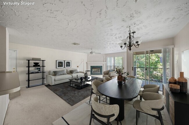 Building Photo - 8051 Bay Branch Dr