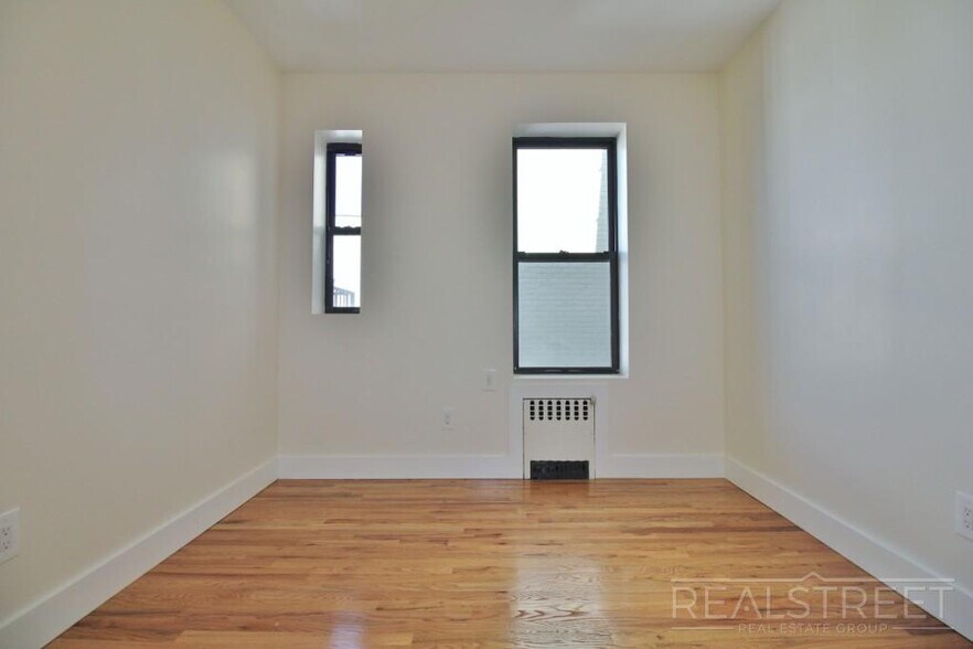 Building Photo - Magnificent 1 Bed PH Across the St from Prospect Park!