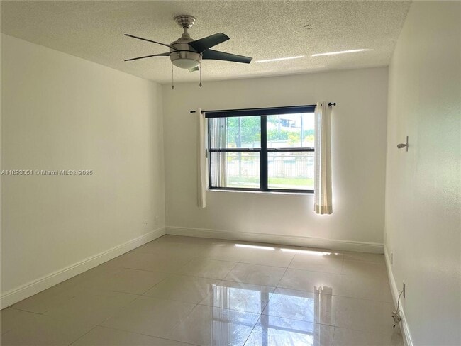 Building Photo - 8290 Lake Dr