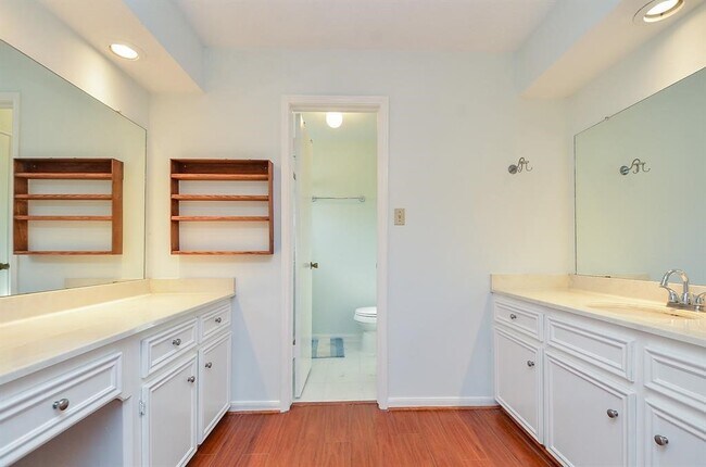 Building Photo - 15815 Boulder Oaks Dr