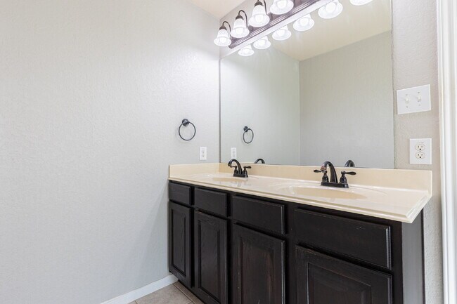 Building Photo - 5815 Southern Knoll