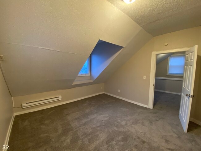 Building Photo - 326 N Elder Ave