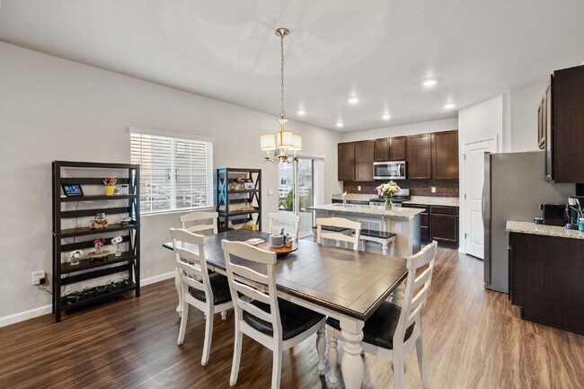 Building Photo - Beautiful 4-Bedroom Home on Blue Lunar Lan...