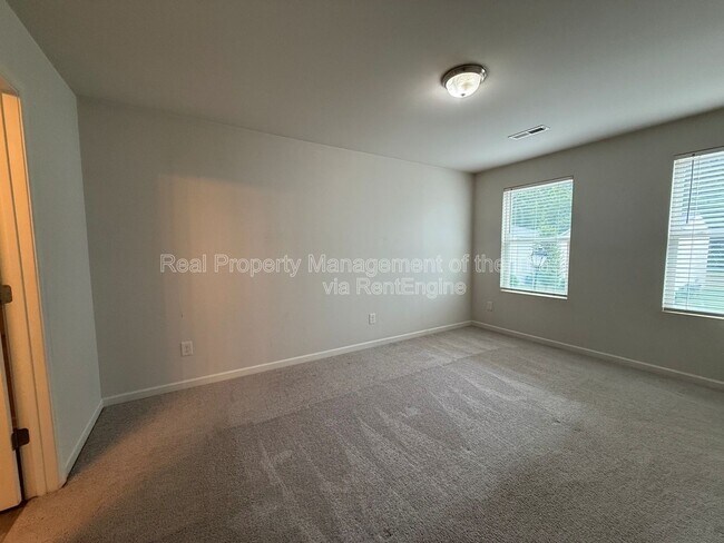 Building Photo - 3811 Bellingham Ct