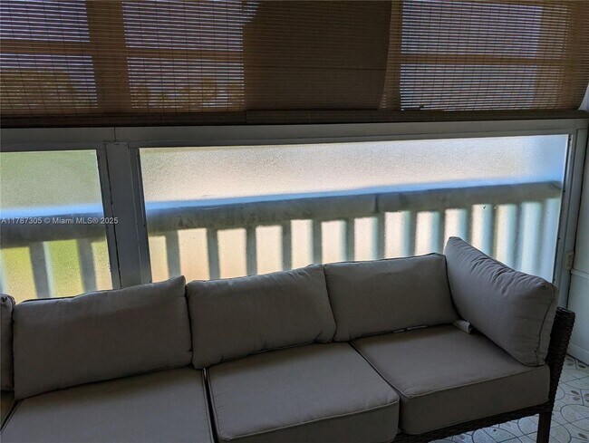 Building Photo - 1501 NE Miami Gardens Dr