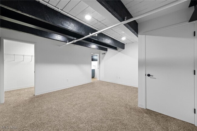 Building Photo - 2341 Scranton Rd