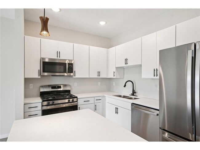 Building Photo - 4750 Ironwood Cir